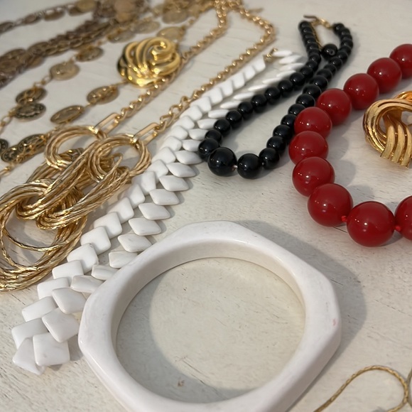 Huge lot vintage costume jewelry trifari Monet unmarked western Germany - Picture 5 of 7